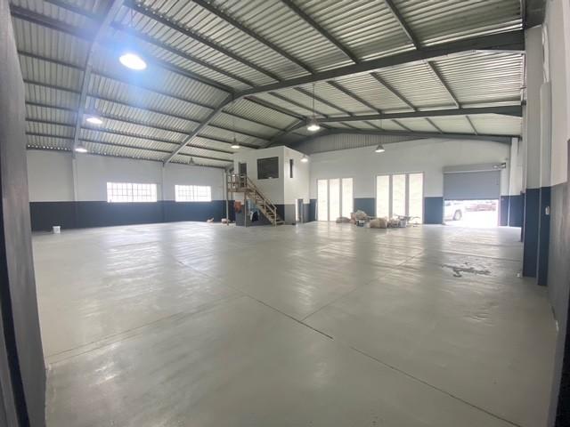 To Let Commercial Property for Rent in North End Eastern Cape